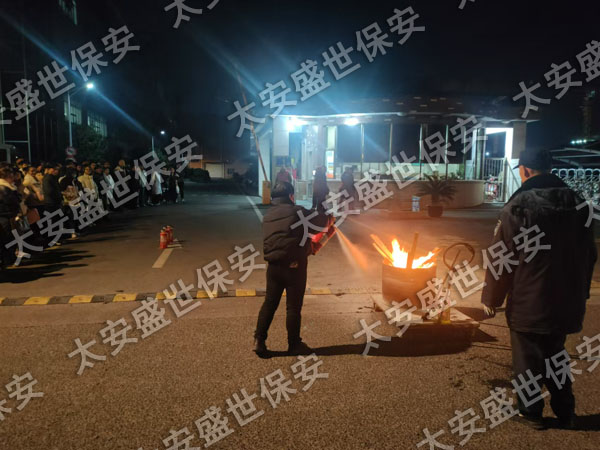 工厂保安